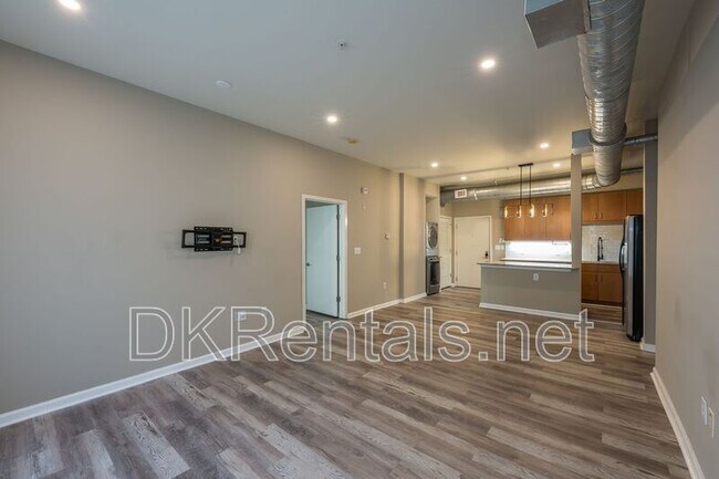 Photo - 5300 Peachtree Rd