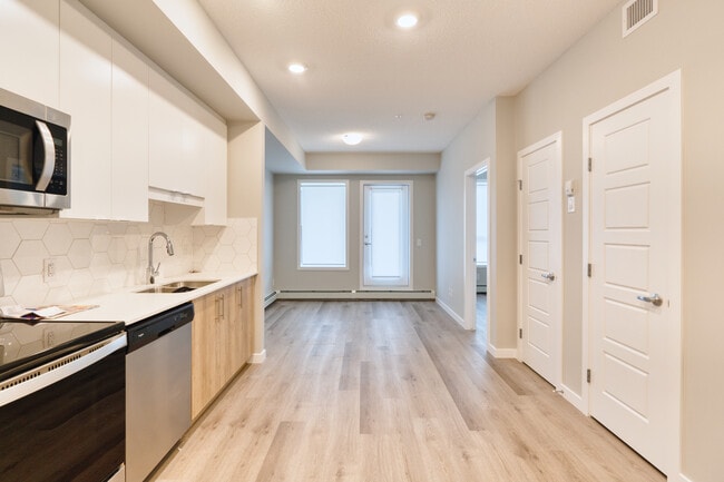 Photo - 1605-1617 17 St SE Unit 109