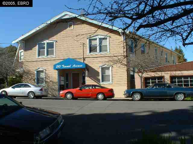 Photo - 210 Tunnel Ave Apartments