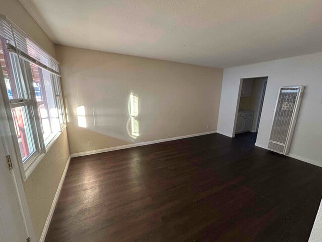 Photo - 3786 Taft St