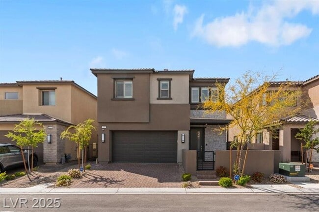 Building Photo - Summerlin 5 bedrooms in gated community