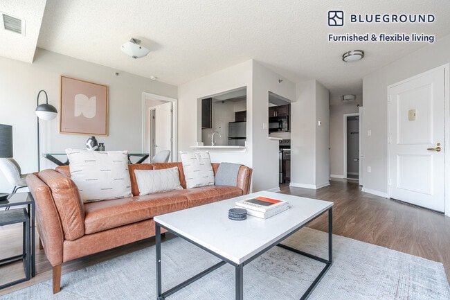 Photo - 2140 L St NW Unidad FL10-ID1088