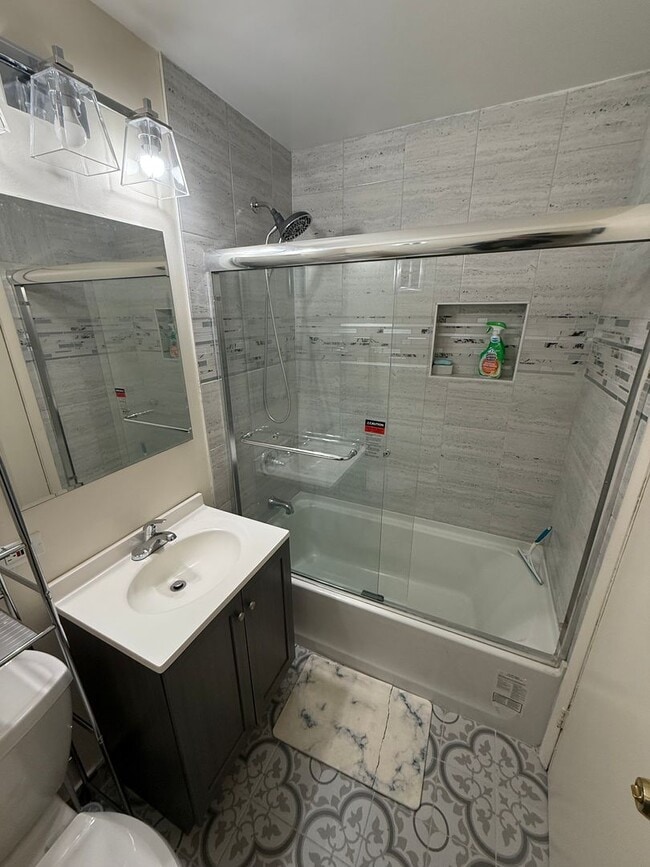 Photo - Studio with Parking Included Available Furnished Close to Transportation