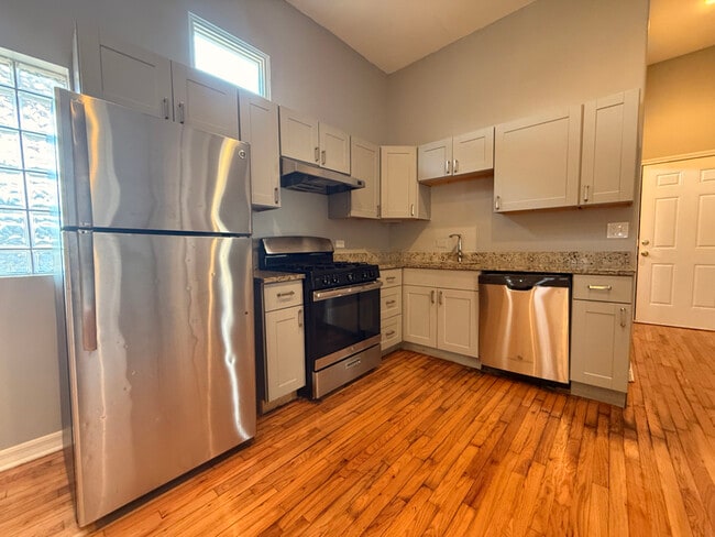 Photo - 5906 S La Salle St Unidad 1