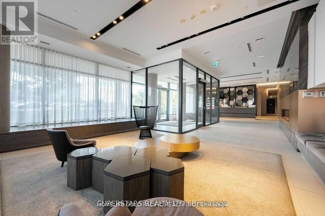 Photo - 128 Fairview Mall Dr Unité 709