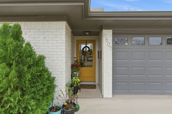 Photo - 5807 Ettrick Dr