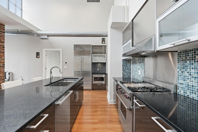 Photo - 1615 N Queen St Unit # M603