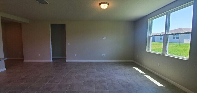 Photo - 4-Bedroom, 2.-Bathroom in Winter Haven