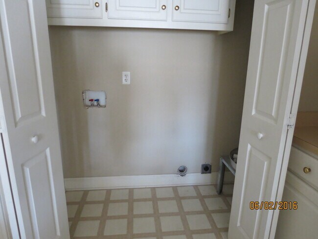 Photo - Landmark Pointe Subdivision- 3 Bedroom, 2 ...