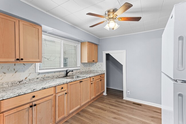 Photo - 23123 Lambrecht Ave