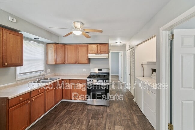 Photo - 444 W Hickory St