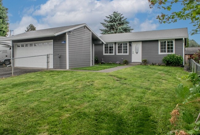 Fully remodeled & move in ready 3 bed 1 ba... - Fully remodeled & move in ready 3 bed 1 ba... Casa