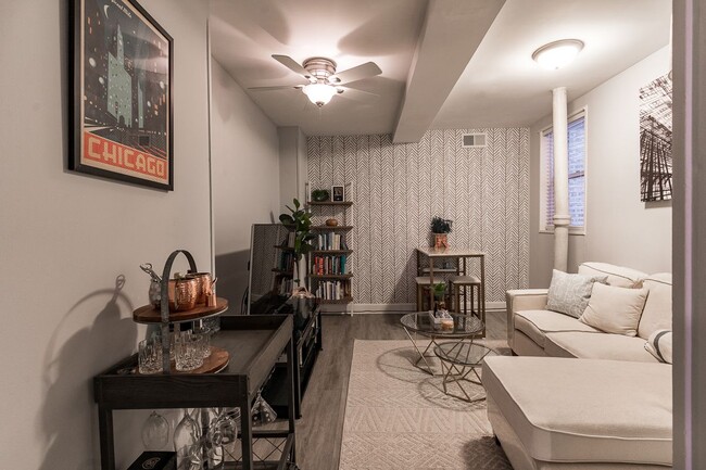 Photo - 7531 N Seeley Ave