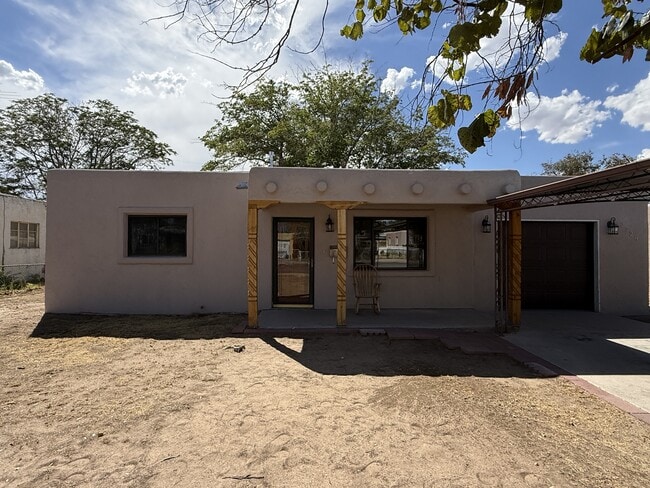 2729 Bel Air Dr NE