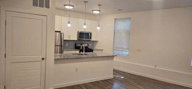 Photo - 61 Virginia Ave Unidad 203