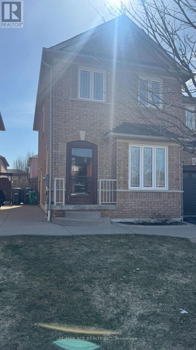 Photo - 3 Streamside Ln