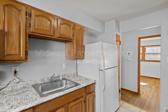 Photo - 405 Cameron Rd