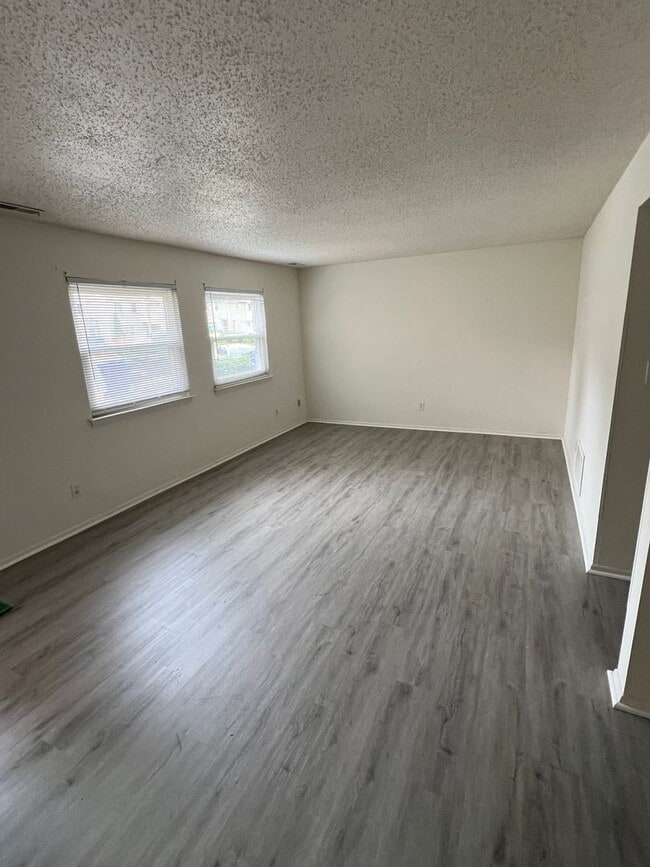 Photo - Large Townhouse in Virginia Beach with a Fenced Yard!