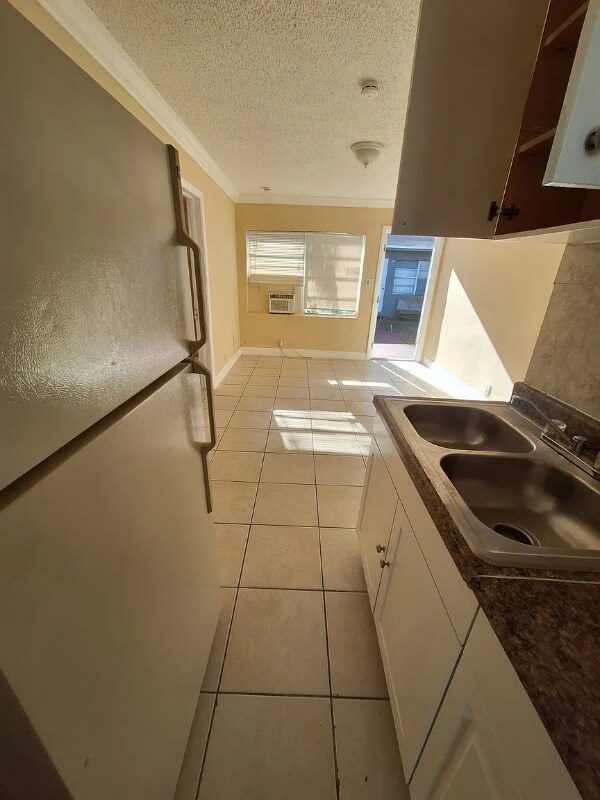 Photo - 5685 Flagler St Unidad 2 Rental