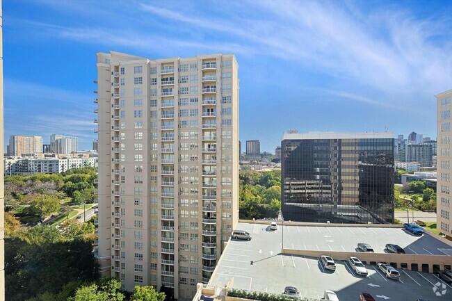 Building Photo - 3225 Turtle Creek Blvd Unit 1137 Rental