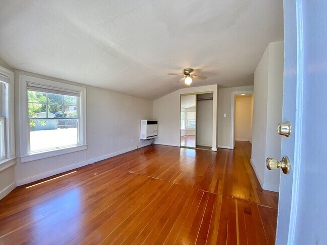 Photo - 2137 Oak St Unit oak2137-1