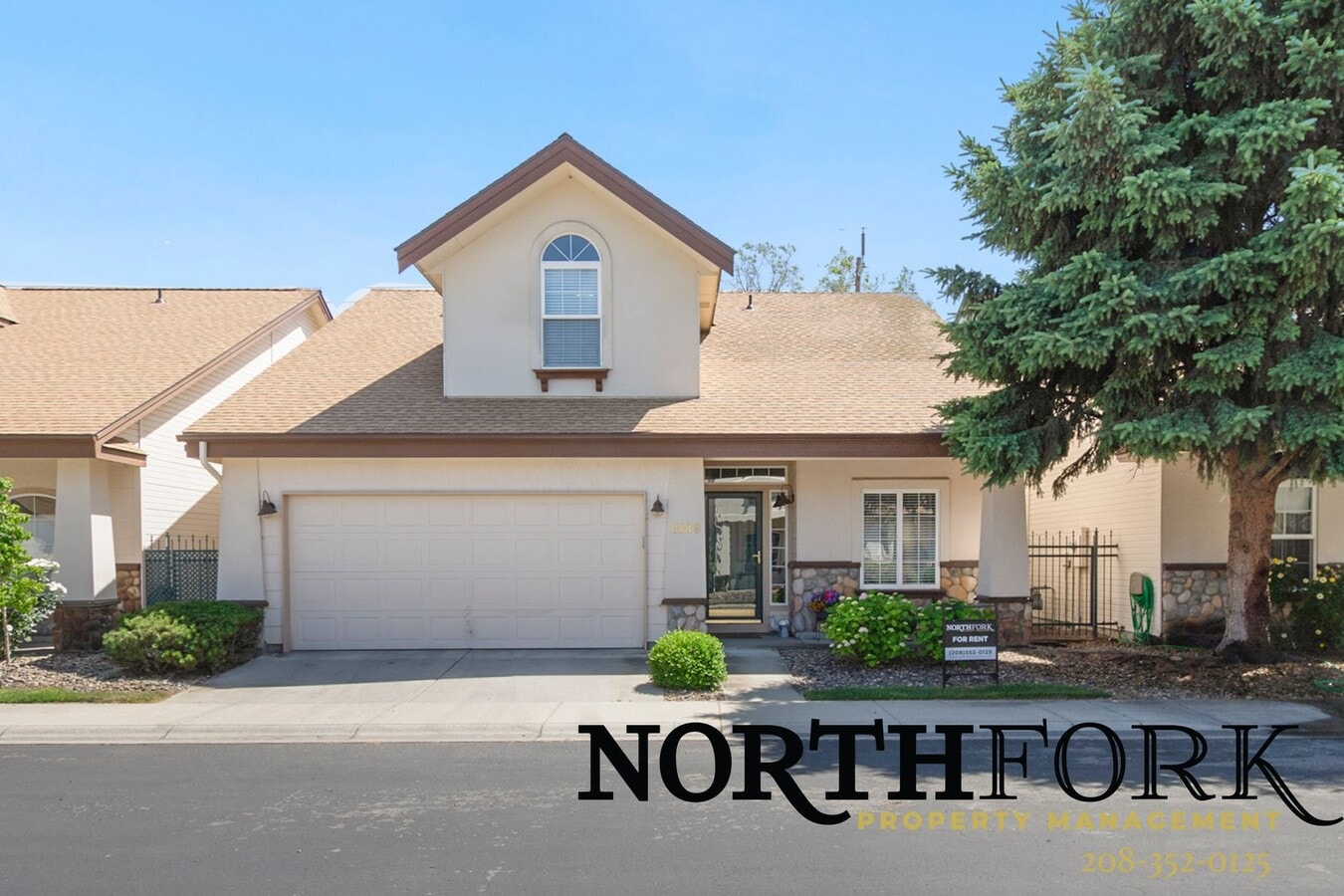 Beautiful 3-Bedroom Townhome in Garden City - Beautiful 3-Bedroom Townhome in Garden City