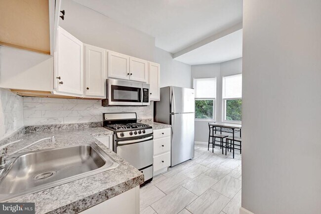 319 E 22nd St Unit 2