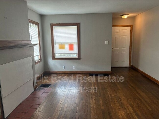 Photo - 112 Iroquois Ave