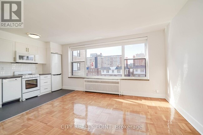 Photo - 1545 Bathurst St Unit 404