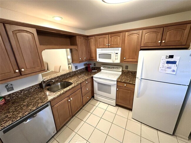 Photo - 645 Woodlawn Dr