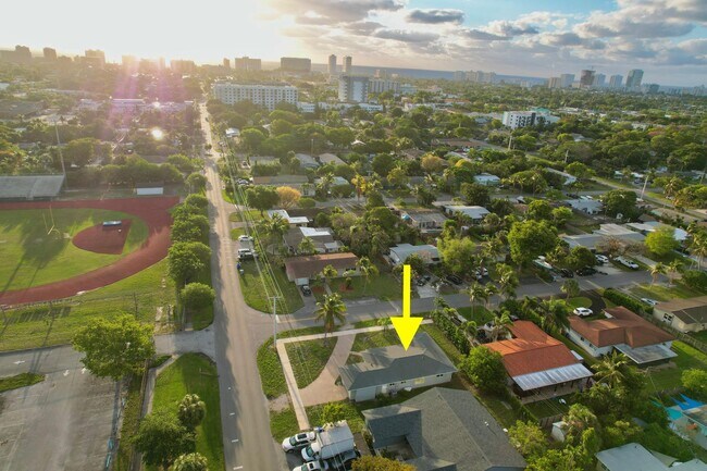 Photo - 231 NE 16th Ave