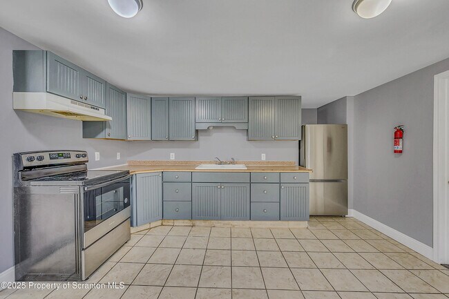 Photo - 916 W Linden St