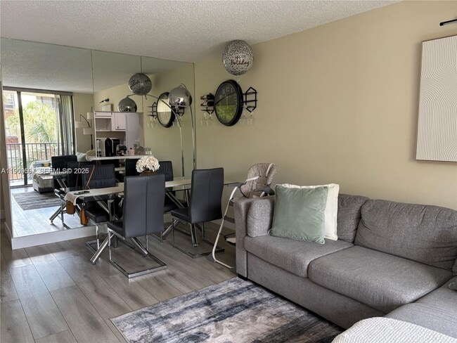 Photo - 14525 N Kendall Dr Unit 307J