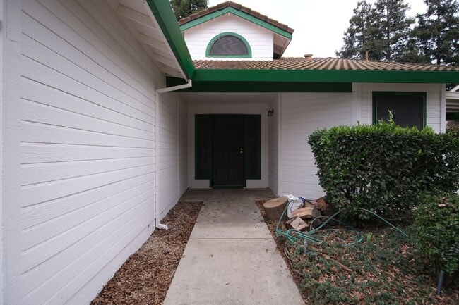 Photo - Stunning 3-Bedroom 2-bathrooom in the vibrant city of Modesto