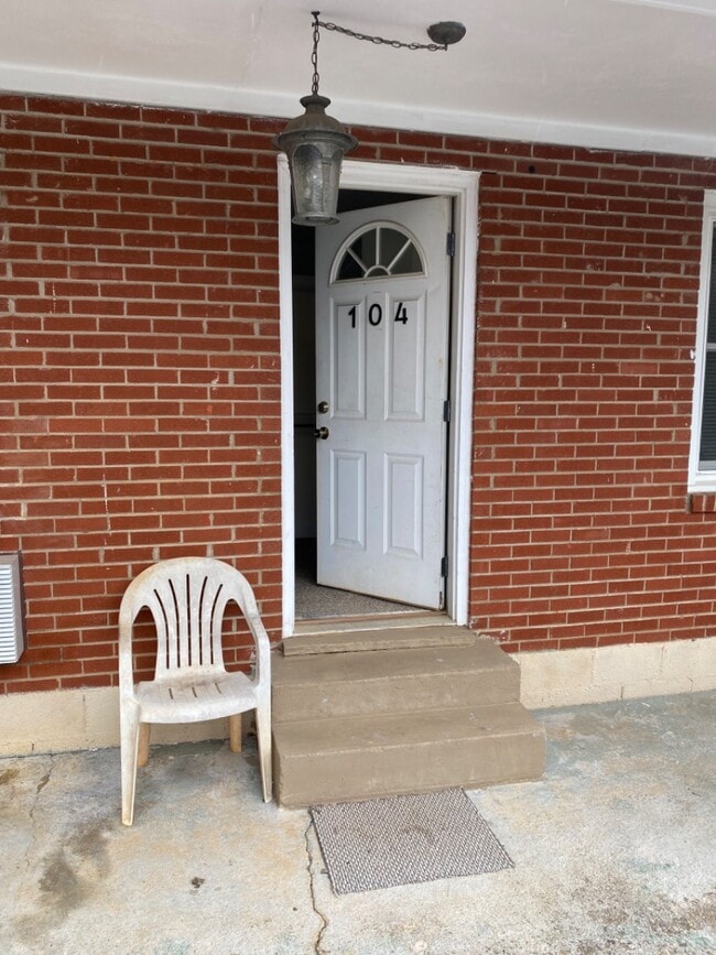 Building Photo - 2533 Richmond Hwy Rental