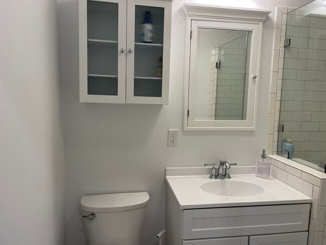 Photo - Old Village Cottage - 1.5 Blocks to Pitt S...