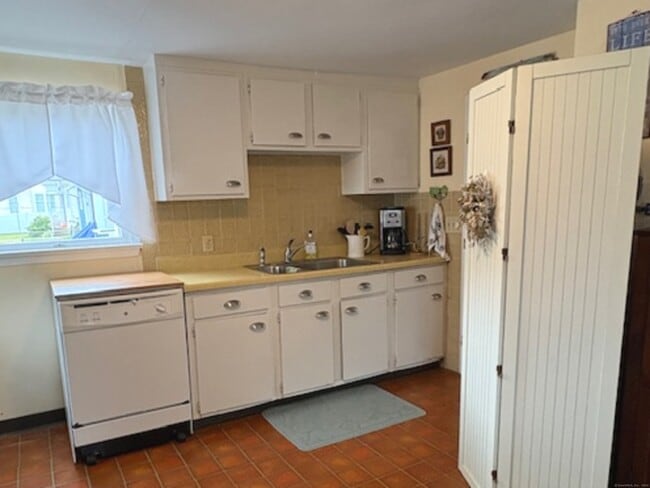 Photo - 15 Beckett Ave