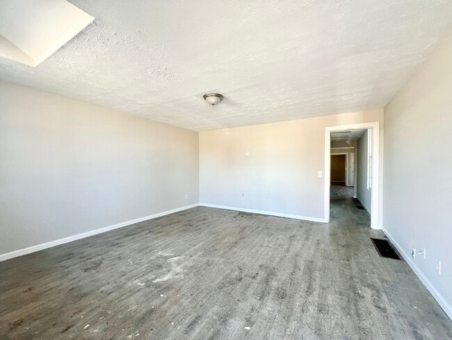 Photo - 2616 Duncan St