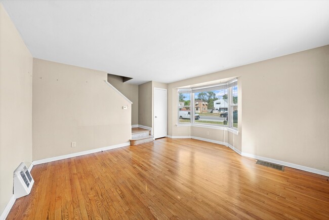 Photo - 1380 Wentworth Ave