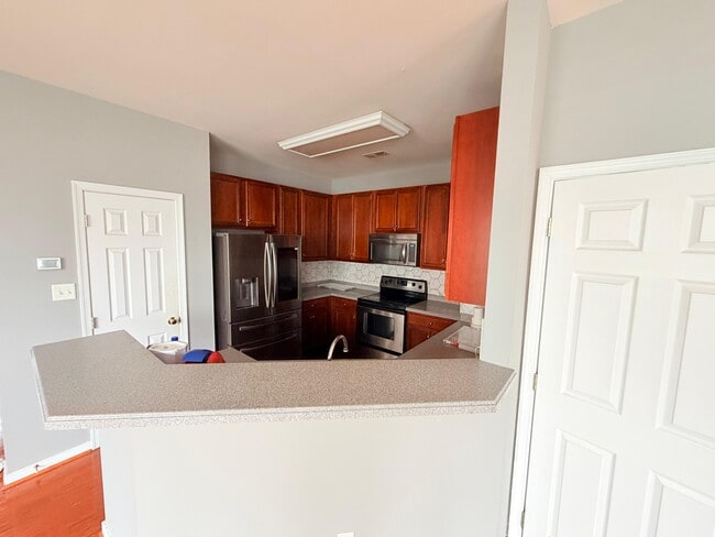 Photo - 850 Parkland Pl