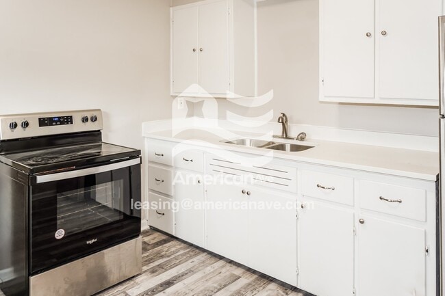 Photo - 20 Leander Dr