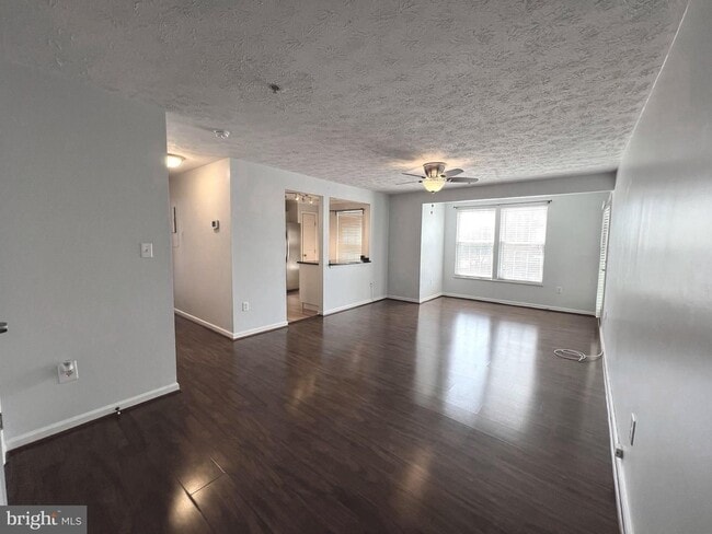 Photo - 689 Winding Stream Way