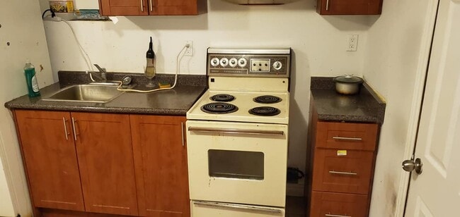 Building Photo - 335 Painted Post Dr