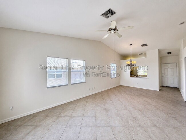 Photo - 320 SW 3rd Pl Unit 4