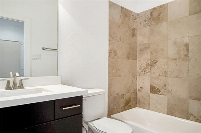 Photo - 1120 Columbus St