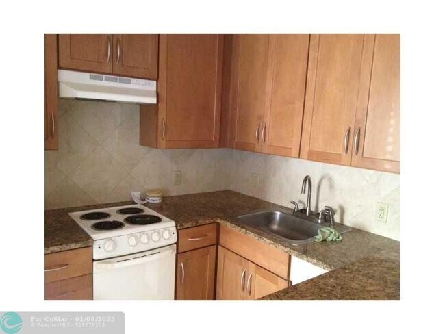 Building Photo - 1812 E Oakland Park Blvd Unit 31 Rental