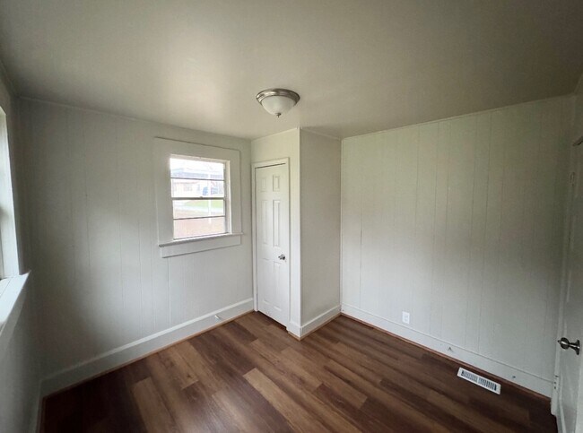 Photo - 5709 13th St S