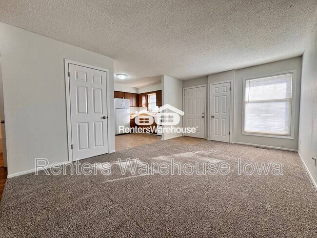 Photo - 830 Hartford Ave