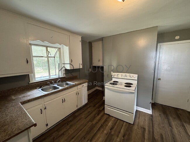 4090 El Paso St