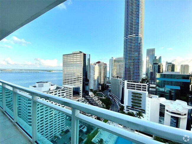 Building Photo - 950 Brickell Bay Dr Unit 2607 Rental